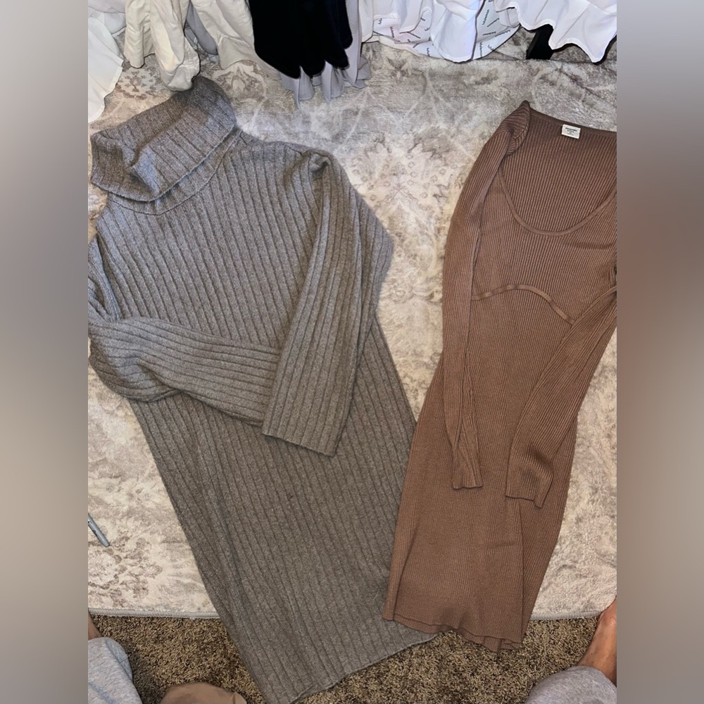2 ABERCROMBIE & FITCH MEDIUM TALL DRESSES  🦦🪵
